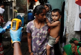 أكثر من نصف سكان الأحياء الفقيرة في مومباي يصيبوا بكورونا