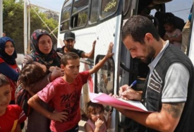 السلطات اللبنانية تخلي اللنازحين السوريين في صيدا