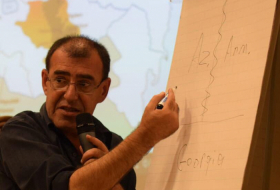  باشينيان يهدد الناشط الأرميني الذي خاطبه 