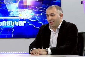 عالم سياسي أرمني: 