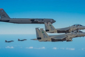 مقاتلات سعودية ترافق القاذفات الأمريكية الاستراتيجية بي-52 فوق المملكة