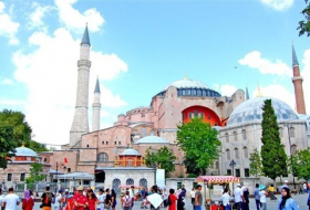 انخفاض عدد السياح الوافدين لتركيا