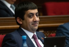   نائب آخر استقال من أرمينيا  