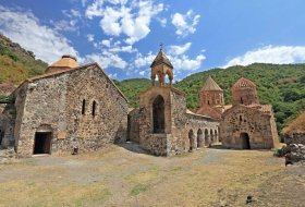  الكهنة الأرمن يريدون منع عبادة الألبان أودي في خودافانغ 