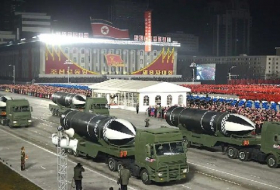 كوريا الشمالية تستعرض صواريخ باليستية جديدة بعد مؤتمر الحزب الحاكم