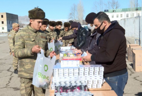   إرسال المنتجات الغذائية إلى الجنود بدعم مؤسسة حيدر علييف  