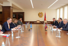  ممثل الاتحاد الأوروبي يناقش قضية كاراباخ في يريفان 