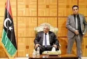 وزراء ليبيون يصلون إلى بنغازي لاستلام مهامهم من 