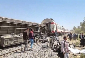 32 قتيلاً و66 مصاباً بعد تصادم قطارين في مصر