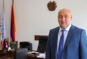 في أرمينيا ، هدد رئيس البلدية باشينيان
