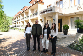  الرئيس وعائلته في فندق خاري بولبول في شوشا -  صور  
