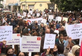 تونس: عسكريون متقاعدون يطالبون الرئيس بحل الأزمة