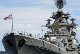 سفينة حربية روسية تطلق النار على مدمرة بريطانية قرب شبه جزيرة القرم