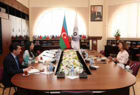 لقاء بين مفوضة حقوق الانسان وممثلة منظمة الأغذية والزراعة في أذربيجان