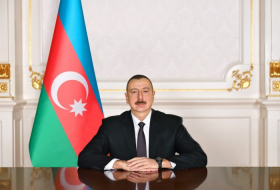   الرئيس يلتقى بقيادات وأفراد الجيش الأذربيجاني  
