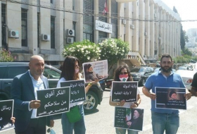 بيروت: وقفة تضامنية مع علي الأمين ضد ترهيب حزب الله