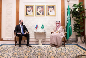   جيهون بيراموف يلتقي بوزير الخارجية السعودي  