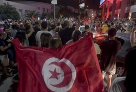 تونس تفيق على الغموض والترقب