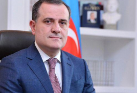      جيحون بيراموف:   حاجة إلى رد فعل جاد على إلقاء أرمينيا للنفايات في نهر Okhchuchay  