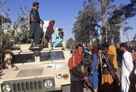 طالبان تسيطر على مدينة وتهاجم أخرى وتستولي على محطة إذاعية