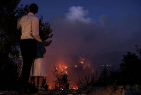 تصاعد سحب الدخان فوق القدس بسبب حريق غابات