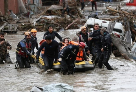 إرتفاع عدد ضحايا الفيضانات في شمال تركيا إلى 51 شخصا