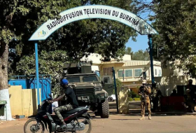 احتجاز رئيس بوركينا فاسو في معسكر للجيش