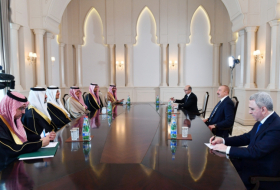   الرئيس إلهام علييف يلتقي وزير الطاقة السعودي والوفد المرافق له  