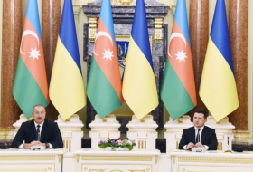  رئيسا أذربيجان وأوكرانيا يدليان ببيانين صحفيين –  صور
وقيع وثائق أذربيجان وأوكرانيا