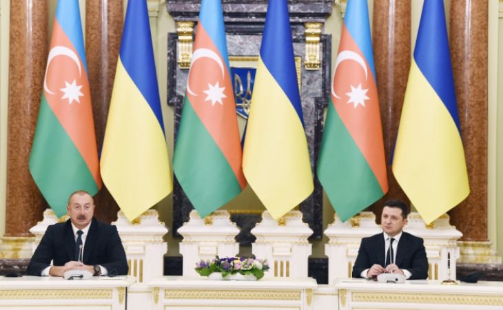  رئيسا أذربيجان وأوكرانيا يدليان ببيانين صحفيين – <span style="color: #ff0000;"> صور</span>
<span style="color: #000000;">وقيع وثائق أذربيجان وأوكرانيا</span>