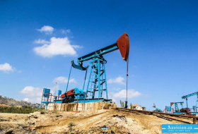 سعر برميل النفط الأذربيجاني يستمر في الارتفاع