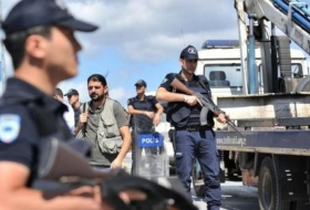 مسلح يقتل شرطيا في محكمة بتركيا.. ويحتجز رهينة - صحف نت
