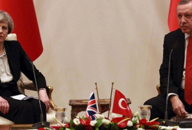 أردوغان يبحث أوضاع القدس مع رئيسة وزراء بريطانيا
