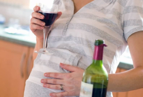 تناول الكحوليات أثناء الحمل 