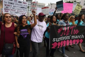 المئات يشاركون في مسيرة بهوليوود ضد التحرش الجنسي