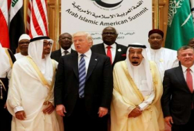 ترامب يفكر بعقد قمة عربية في واشنطن لحل الأزمة القطرية
