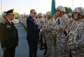 أردوغان يزور القاعدة العسكرية التركية في قطر