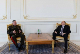 الرئيس الأذربيجاني يستقبل رئيس لجنة الحدود الحكومية البيلاروسية