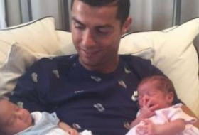 رونالدو ينشر أول صورة لطفليه.. وهذا ما قاله!