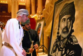 “قابوس” معرض تشكيلي للفنان شاكر جلال بدار الأوبرا السلطانيّة مسقط