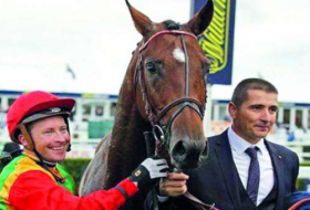 الحصان نفيس للخيالة السلطانية يفوز بكأس رئيس دولة الإمارات على مضمار دونكاستر